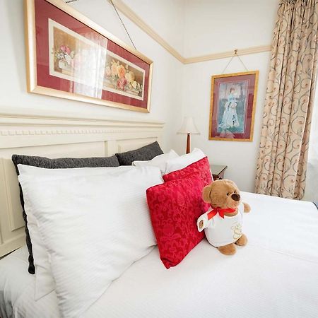 Cobb & Co Court Boutique Hotel Mudgee Bagian luar foto
