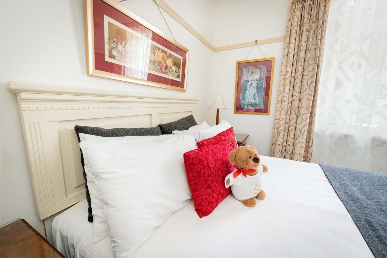 Cobb & Co Court Boutique Hotel Mudgee Bagian luar foto
