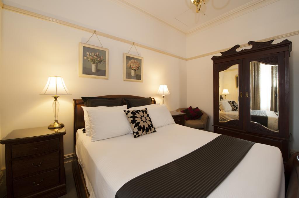 Cobb & Co Court Boutique Hotel Mudgee Ruang foto