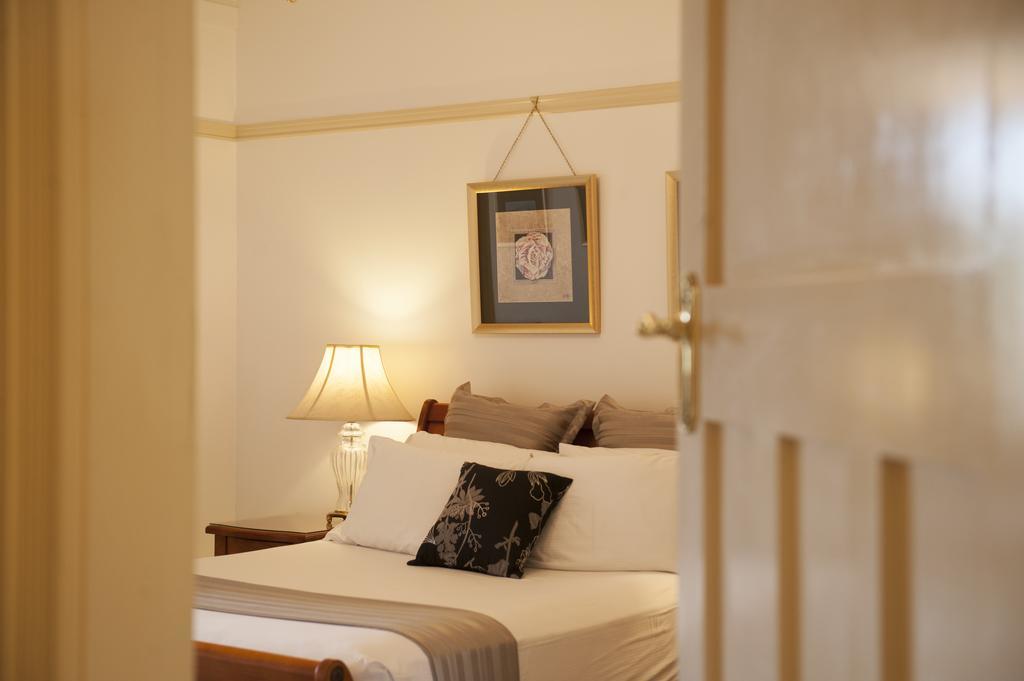 Cobb & Co Court Boutique Hotel Mudgee Bagian luar foto