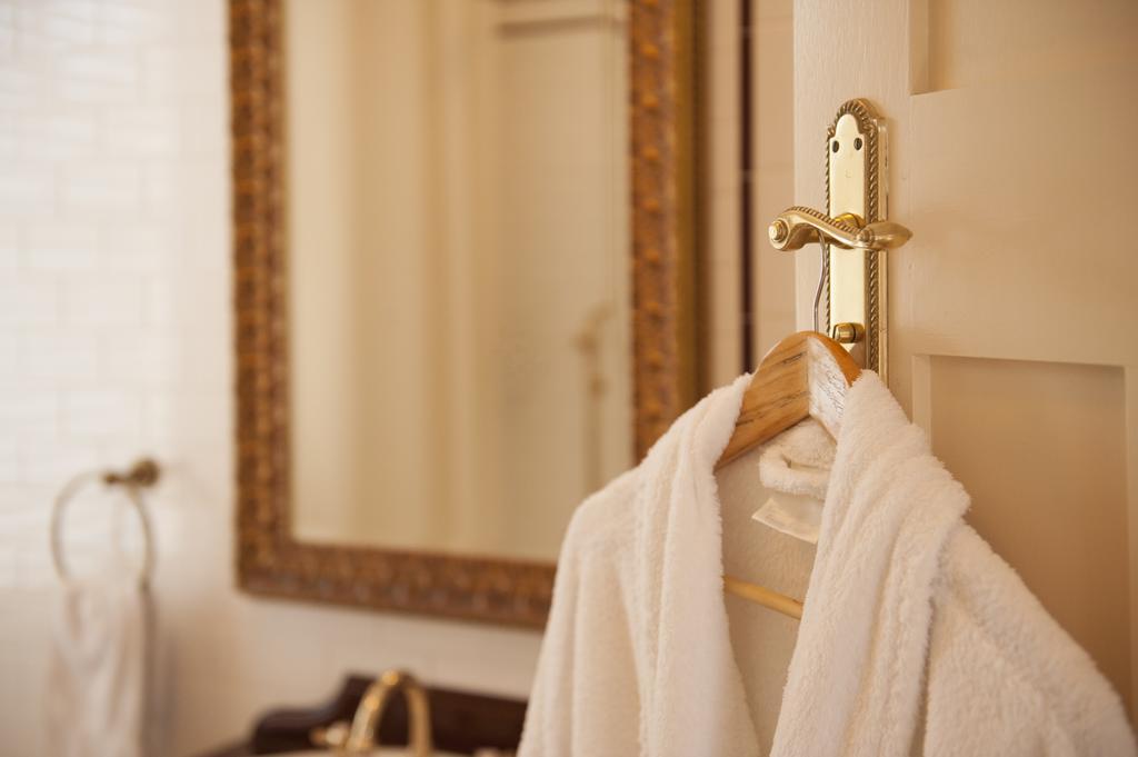 Cobb & Co Court Boutique Hotel Mudgee Bagian luar foto