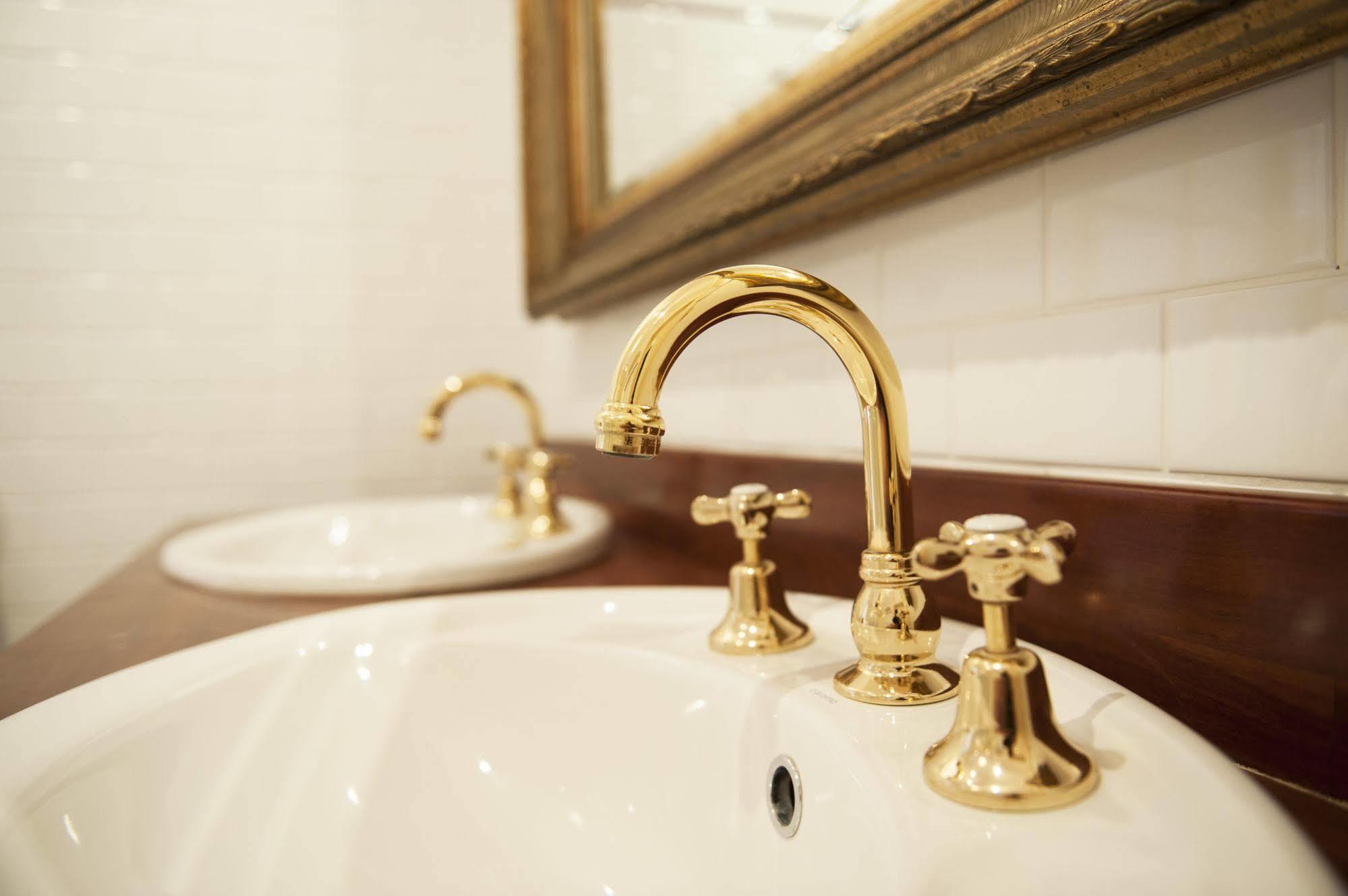 Cobb & Co Court Boutique Hotel Mudgee Bagian luar foto