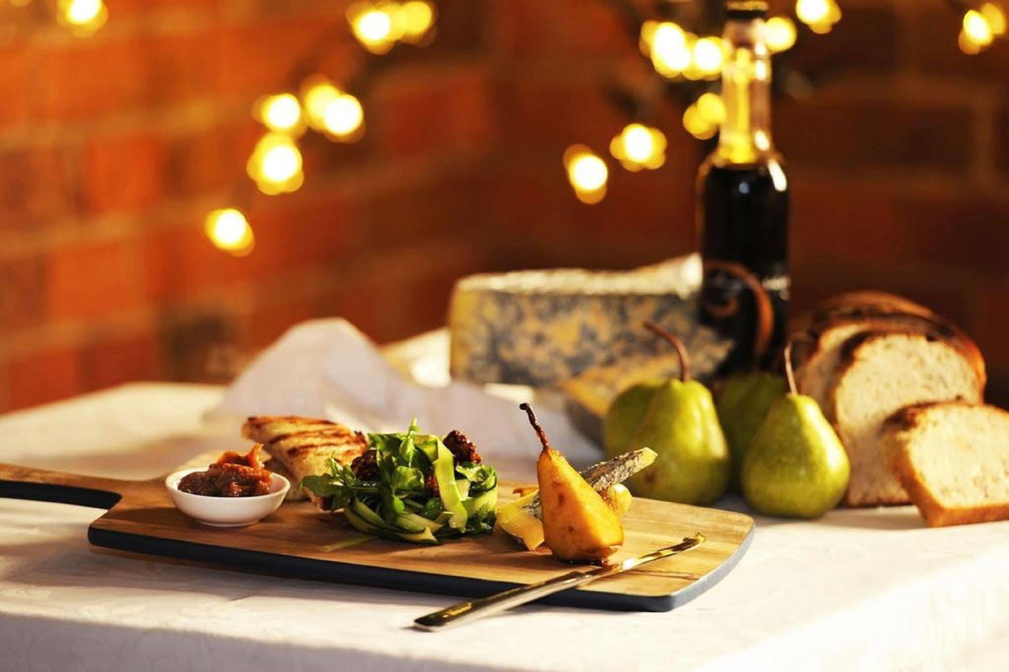 Cobb & Co Court Boutique Hotel Mudgee Bagian luar foto